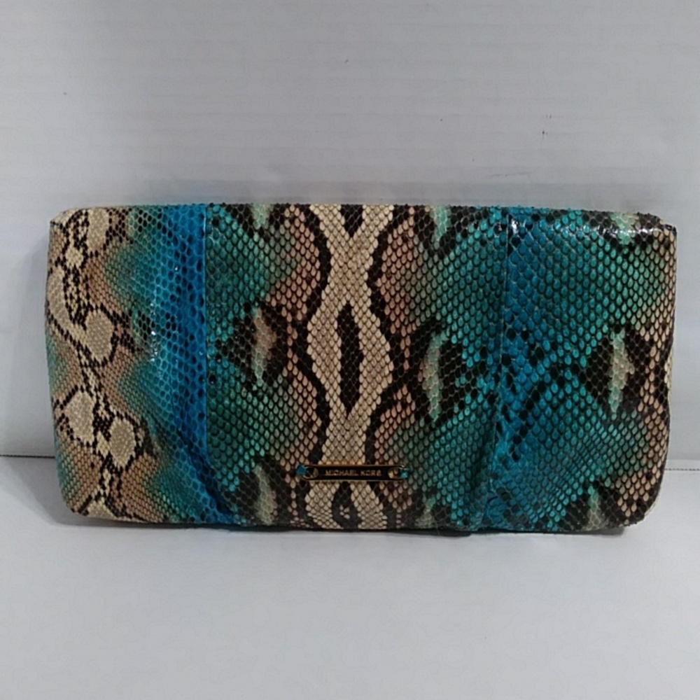 Michael Kors Y2K Stylish Snake Print Clutch with Chain Detail *EUC* - Picture 2 of 9